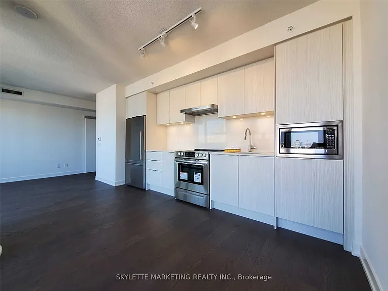 25 Richmond St E #1917 — Photo 3