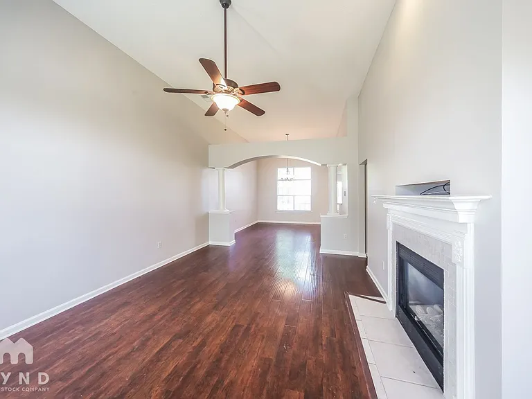7384 Hunters Forest Dr — Photo 5