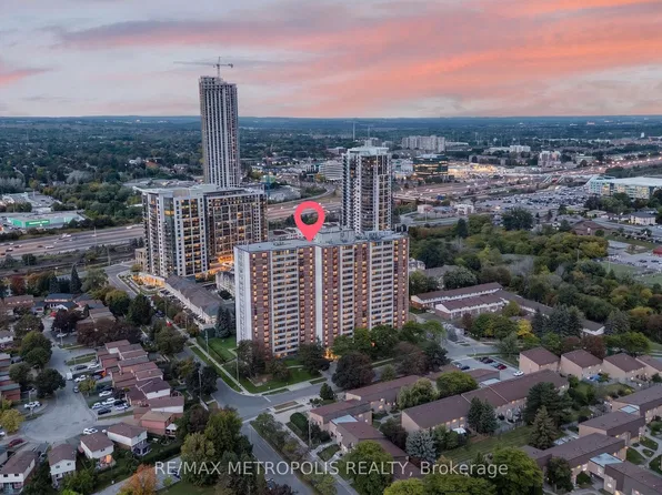 1210 Radom St #801, Pickering, ON L1W 2Z3