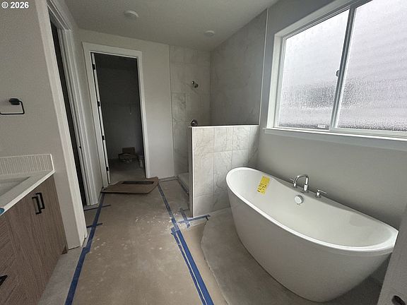 4th image of 3434 SE 8th Ave