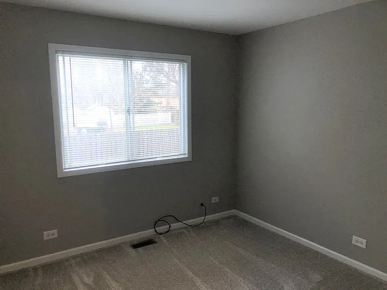 448 Independence Ln — Photo 16