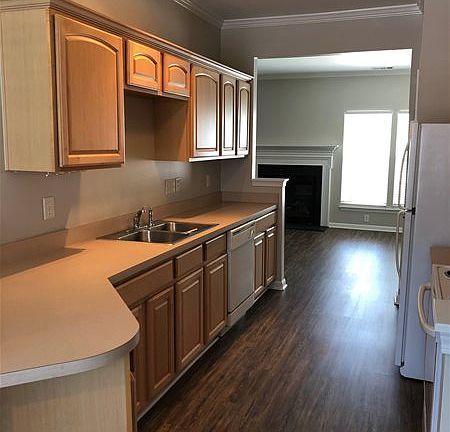 3rd image of 2002 Cramerton Village Dr Unit E