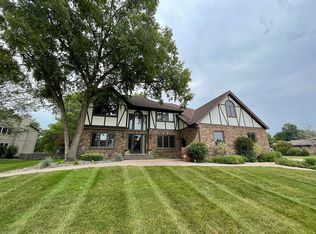 3224 Abraham Dr, Cedar Falls, IA 50613