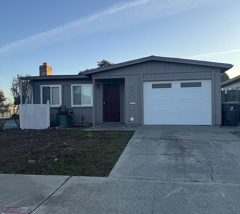 1st image of 501 Cedar Dr