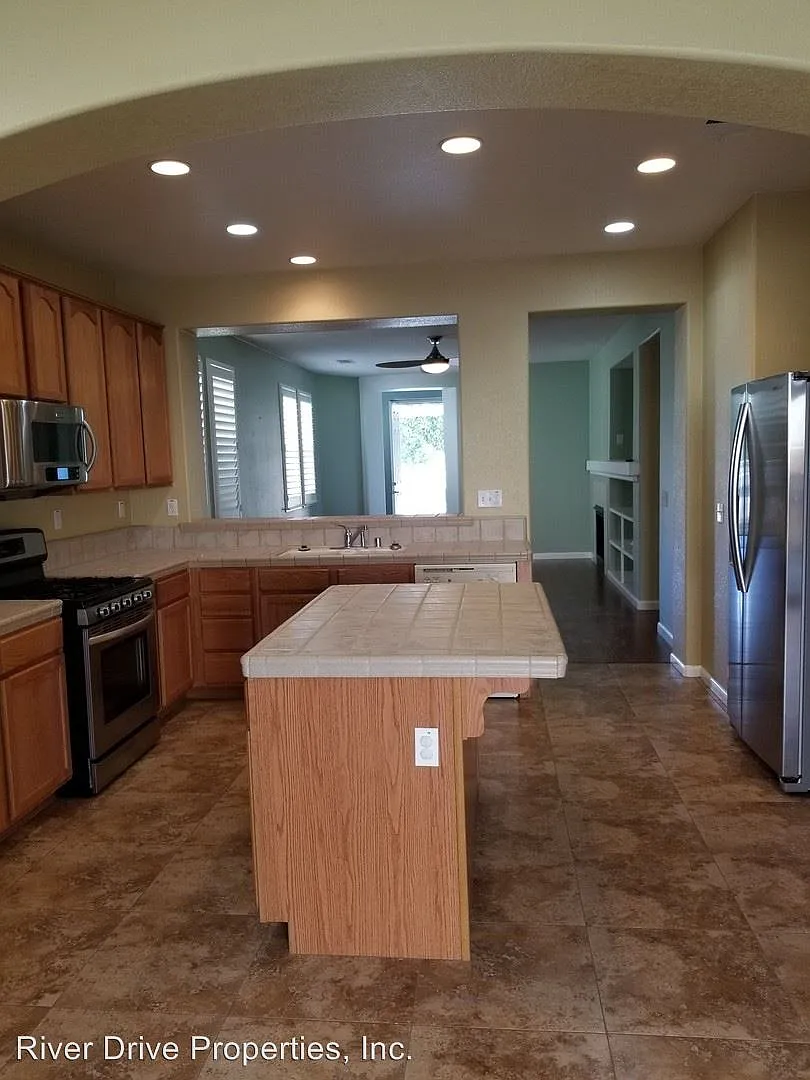 3895 Colma Ave photo 1