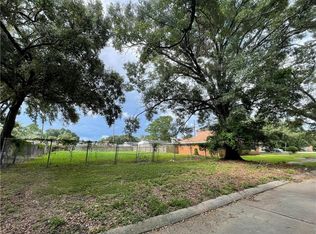 5915 Carlisle Ct, New Orleans, LA 70131