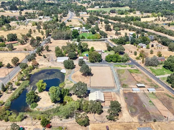 8720 Tavernor Rd, Wilton, CA 95693