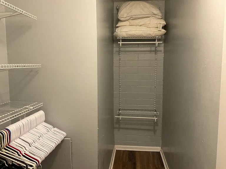 110 E Franklin St #7 — Photo 10