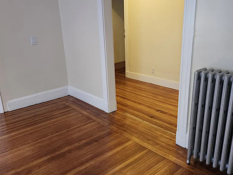 35 Havelock St #3 — Photo 23