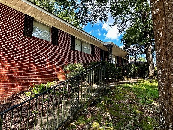2nd image of 1009 Rosedale Dr