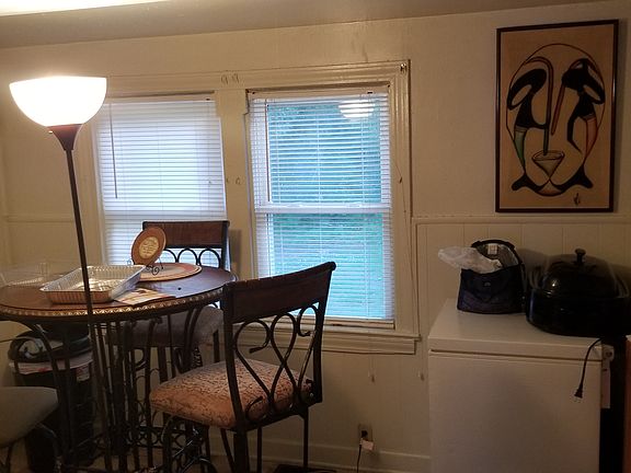 3rd image of 1302 S Washington St