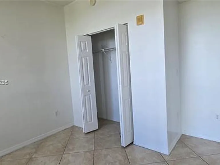 3590 Coral Way #CU-902 — Photo 7