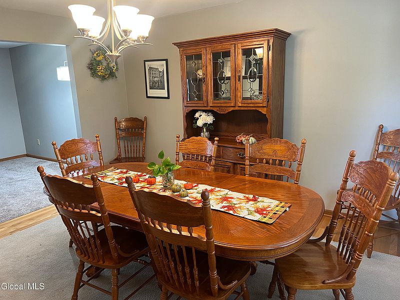 5th image of 29 Blue Jay Way