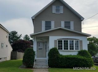 27 White St, New York Mills, NY 13417