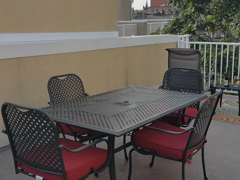 1718 Mount Pleasant Ave — Photo 17