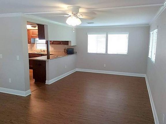 4th image of 6027 Torrey Pines Dr