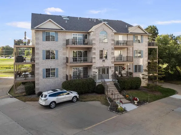 3014 Holiday Court ##3, Bettendorf, IA 52722