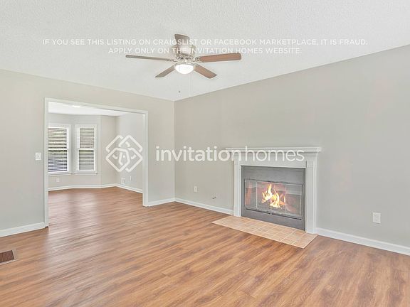 3rd image of 400 Hidden Valley Dr SE