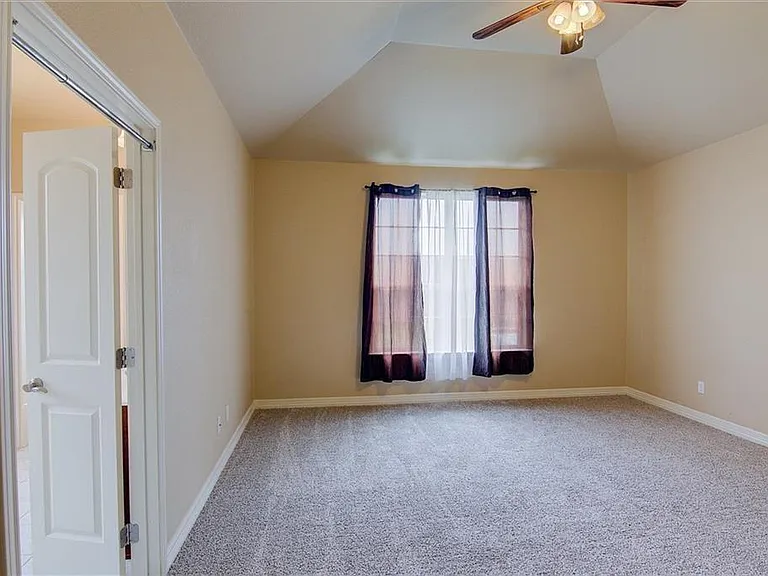 221 Geode Ln — Photo 8