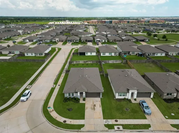 707 Silver Kettle Dr, Rosharon, TX 77583