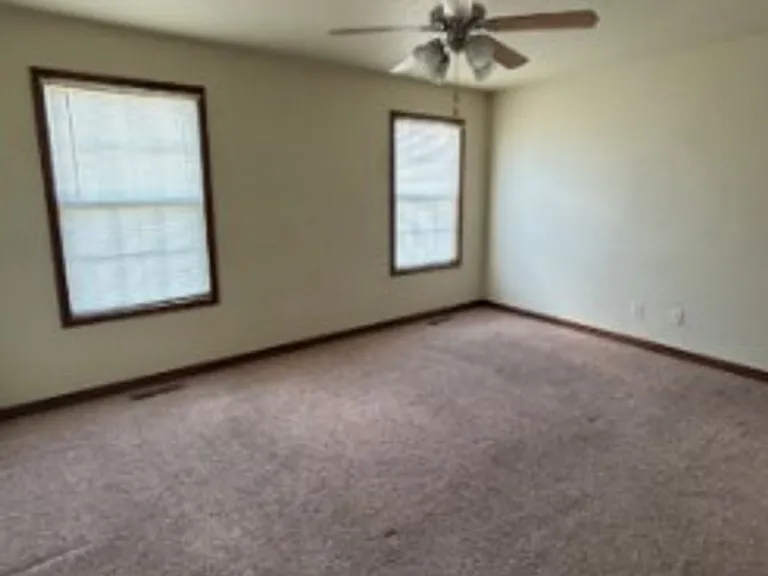 308-402 Hodge Dr — Photo 4