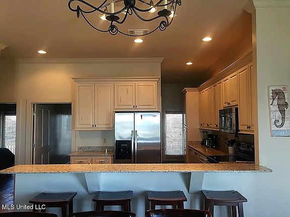 4th image of 232 E Scenic Dr #B