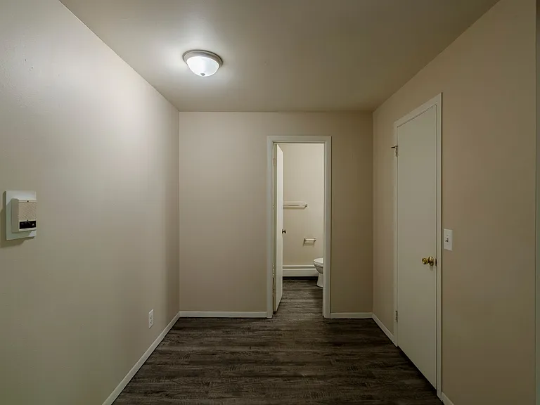 Oak Valley Apartments — Photo 30