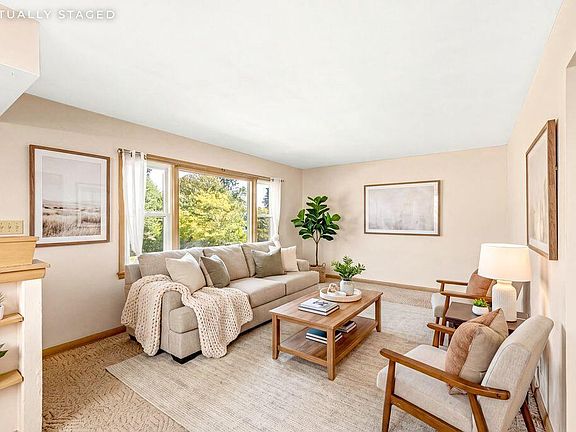 4th image of 1631 S 94th PLACE