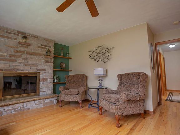 3rd image of 2708 Karen Dr