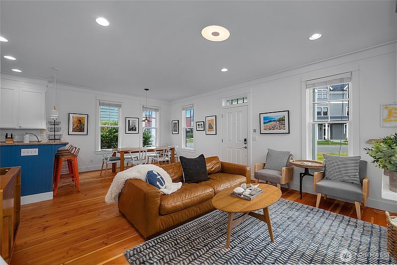 4th image of 39 Madison Lane