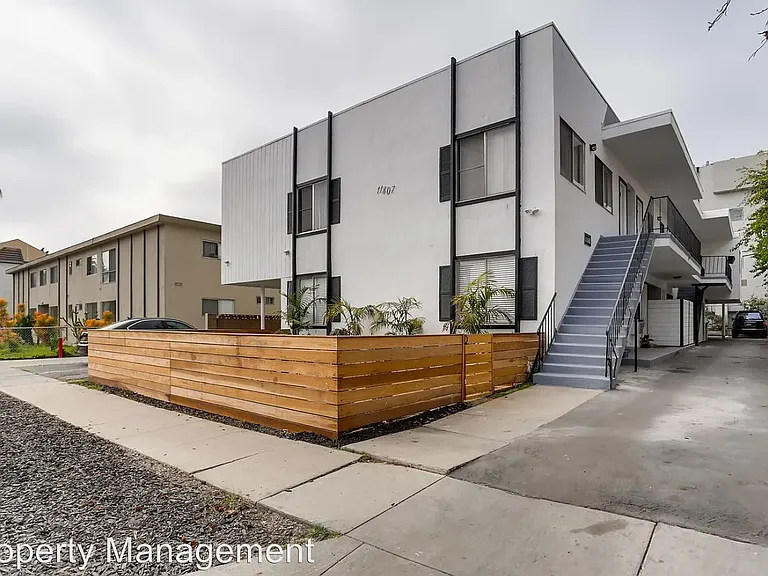 11807 Courtleigh Dr #3 — Photo 1