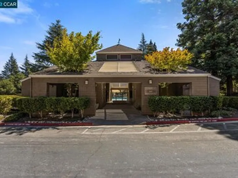 330 S Overlook Dr — Photo 28
