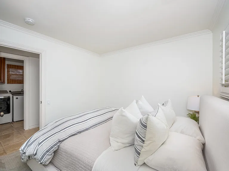 1706 W Oceanfront — Photo 37