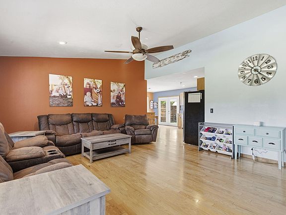 4th image of 499 Community Drive