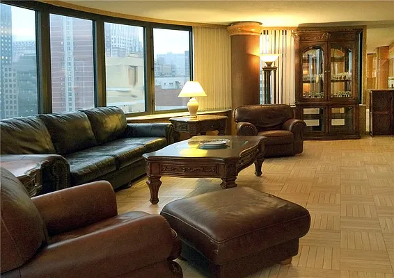 Rented by R New York | media 1