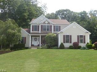 3703 Durham Dr, Barberton, OH 44203