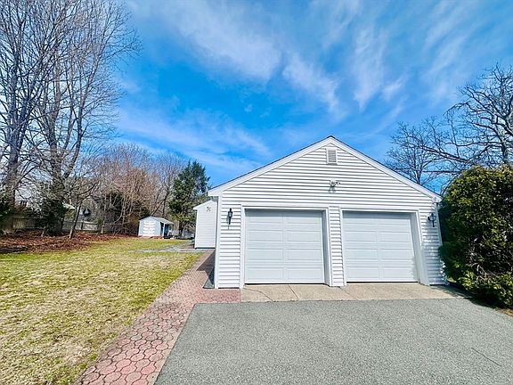 3rd image of 130 Braemoor Rd