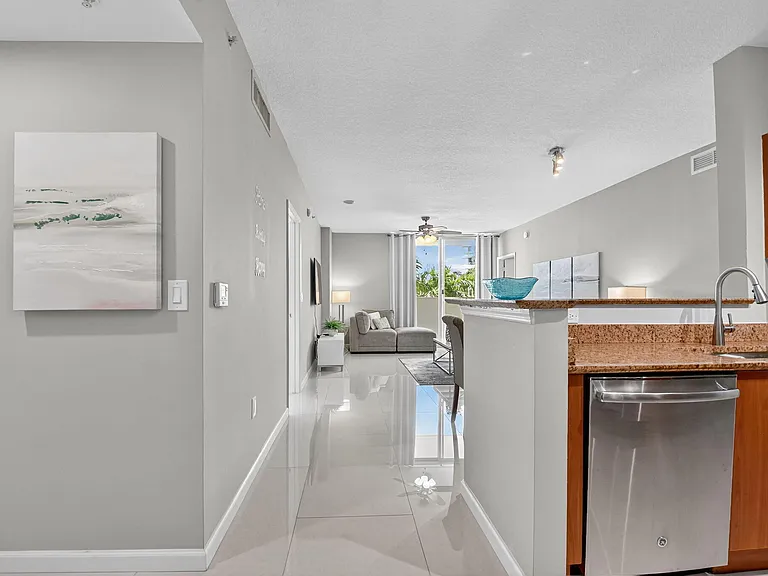 625 Casa Loma Blvd #306 — Photo 4
