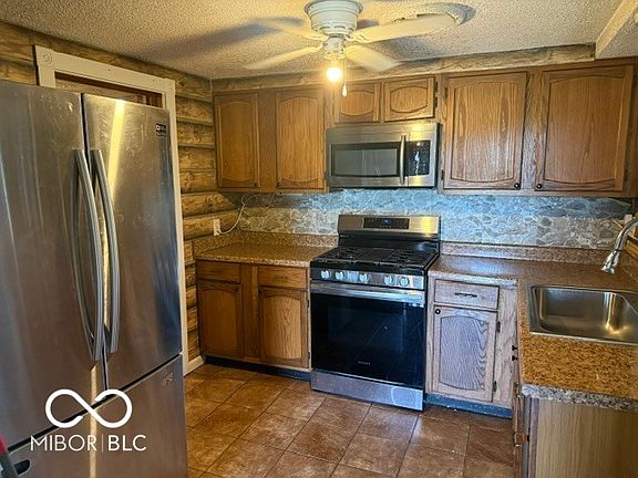 3rd image of 5650 E County Road 950 N