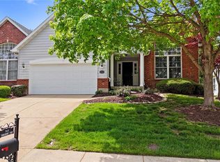 7411 Timberpoint Ct, Fairview Heights, IL 62208