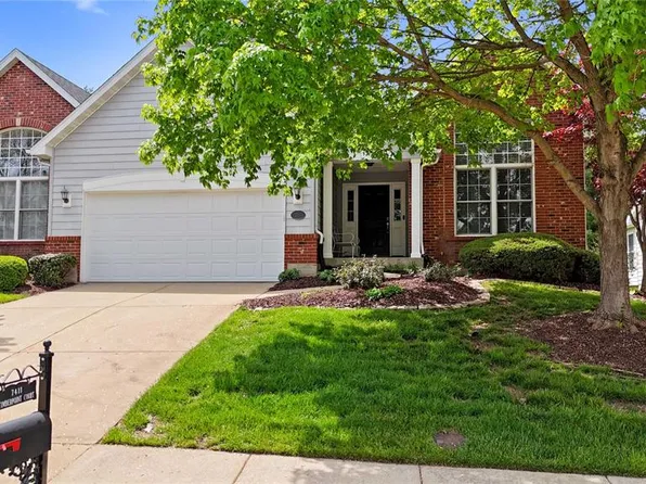 7411 Timberpoint Ct, Fairview Heights, IL 62208