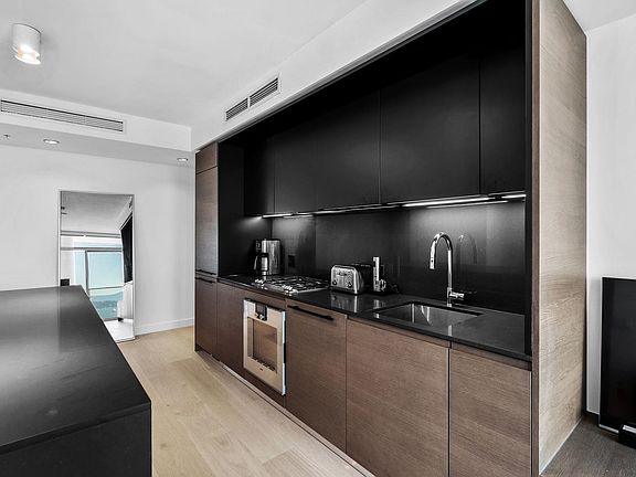 5th image of 1289 Hornby St #3501