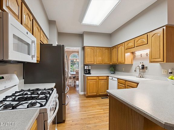 5th image of 1247 Hearthstone Ln