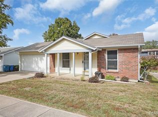 11833 McKelvey Gardens Dr, Maryland Heights, MO