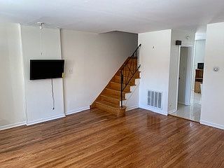 5th image of 1560 Woodland Ave Unit F