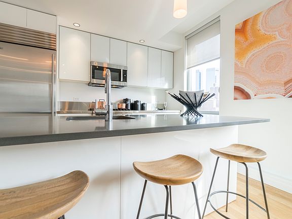 4th image of 554 W 54th St #22D