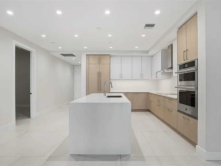275 1st Ave S #1003 — Photo 48