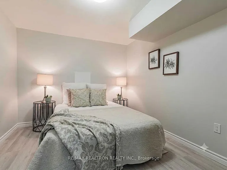 1047 Davenport Rd — Photo 6