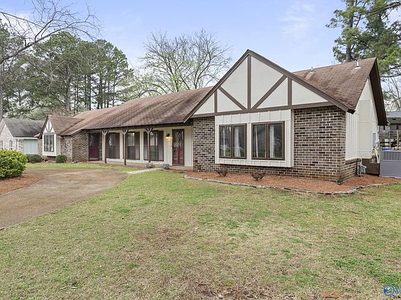 2nd image of 2517 Galahad Dr SE