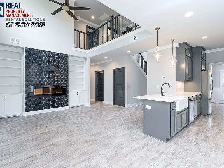 3527 Pershing Dr — Photo 6
